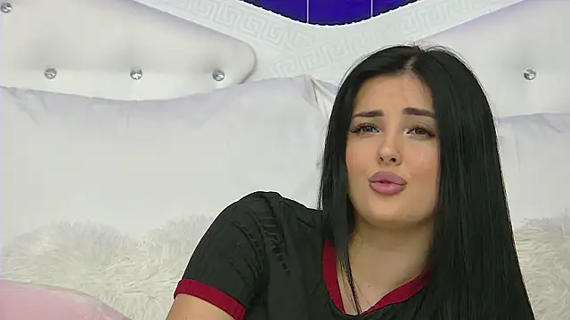 Snapshot of SophiaVilner chatting on 16, 10, 2025 SophiaVilner online show from 16, 10, 2025