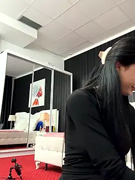 Snapshot of SophiaVilner chatting on 11, 11, 2025 SophiaVilner online show from 11, 11, 2025