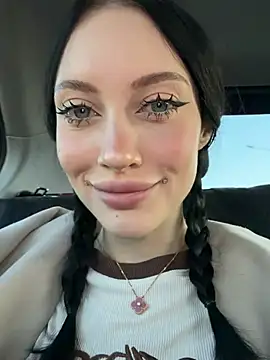 Snapshot of Melissa_crazy chatting on 8, 4, 2026 Melissa crazy online show from 8, 4, 2026