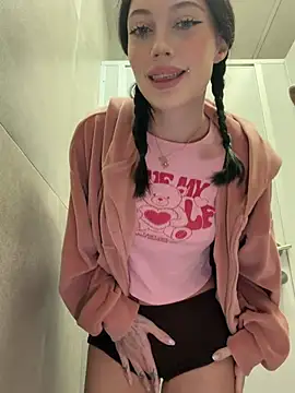 Snapshot of Melissa_crazy chatting on 9, 4, 2026 Melissa crazy online show from 9, 4, 2026