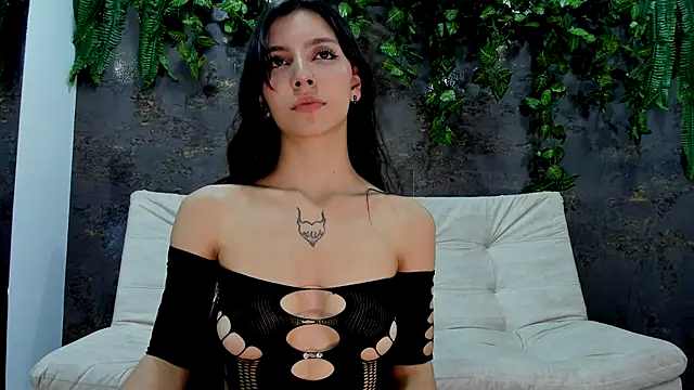 Snapshot of alice_greco chatting on 15, 12, 2025 alice greco online show from 15, 12, 2025