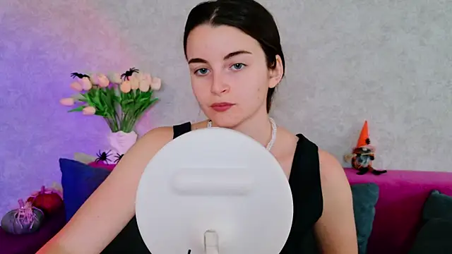 Snapshot of Miss_Arwen chatting on 7, 10, 2025 Miss Arwen online show from 7, 10, 2025