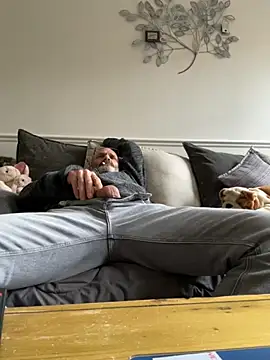 Shyboy817 online show from 21, 10, 2025