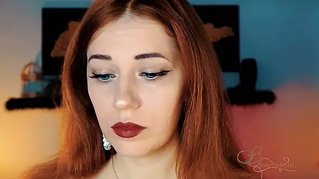 MissBeverlyMills online show from 15, 12, 2025