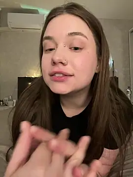 Snapshot of Vikki_toriya chatting on 6, 3, 2026 Vikki toriya online show from 6, 3, 2026