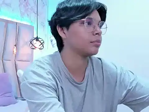 Emmapark  online show from 25, 2, 2025