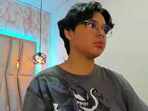 Emmapark  online show from 27, 2, 2025