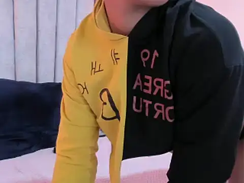 Emmapark  online show from 27, 2, 2025