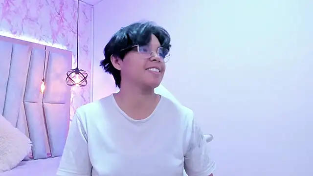 Emmapark  online show from 8, 3, 2025