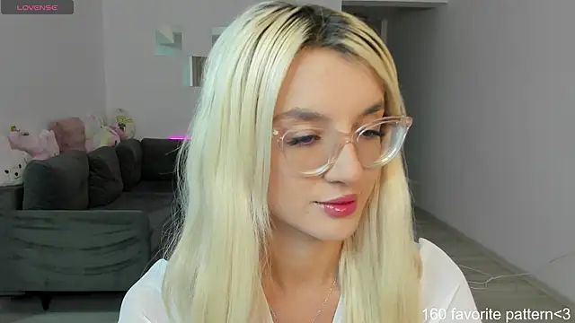 Snapshot of LovelyBianca chatting on 14, 9, 2025 LovelyBianca online show from 14, 9, 2025