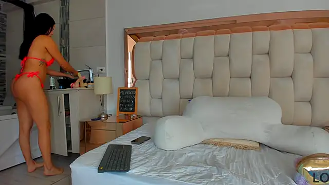 emilyparkerr01 online show from 5, 2, 2025