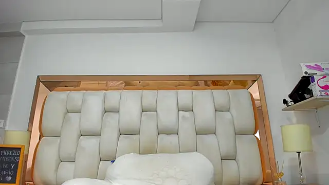 emilyparkerr01 online show from 4, 3, 2025