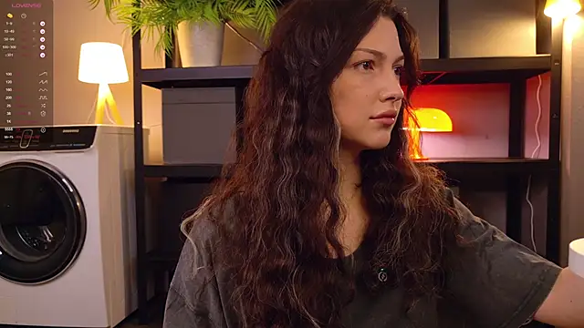 Miley Smile online show from 5, 11, 2025