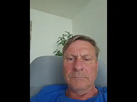 Snapshot of johnnym1 chatting on 24, 5, 2026 johnnym1 online show from 24, 5, 2026