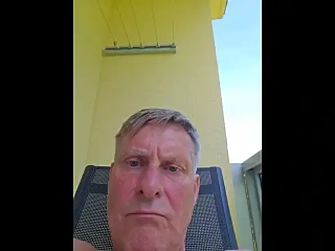 Snapshot of johnnym1 chatting on 29, 5, 2026 johnnym1 online show from 29, 5, 2026