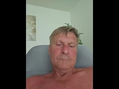 Snapshot of johnnym1 chatting on 22, 6, 2026 johnnym1 online show from 22, 6, 2026
