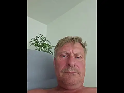 Snapshot of johnnym1 chatting on 3, 7, 2026 johnnym1 online show from 3, 7, 2026