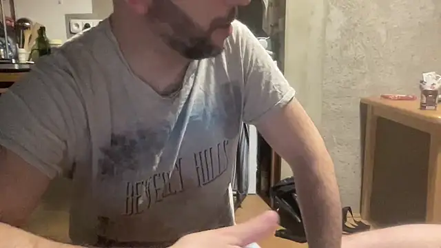Snapshot of RedDante89 chatting on 28, 3, 2026 RedDante89 online show from 28, 3, 2026