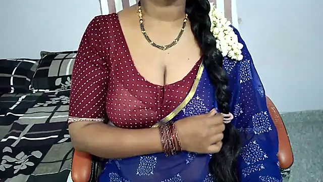 Snapshot of samyukthapuretelugu chatting on 12, 4, 2026 samyukthapuretelugu online show from 12, 4, 2026