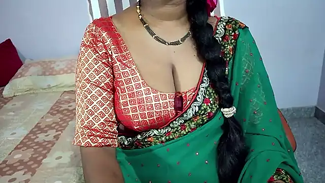 Snapshot of samyukthapuretelugu chatting on 23, 4, 2026 samyukthapuretelugu online show from 23, 4, 2026