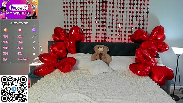 Kelly Hardy online show from 11, 2, 2025