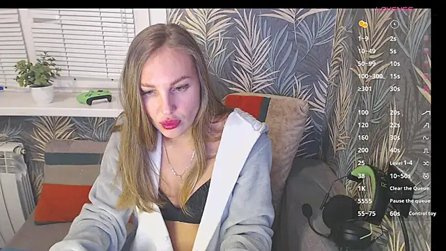 Kelly Hardy online show from 13, 2, 2025