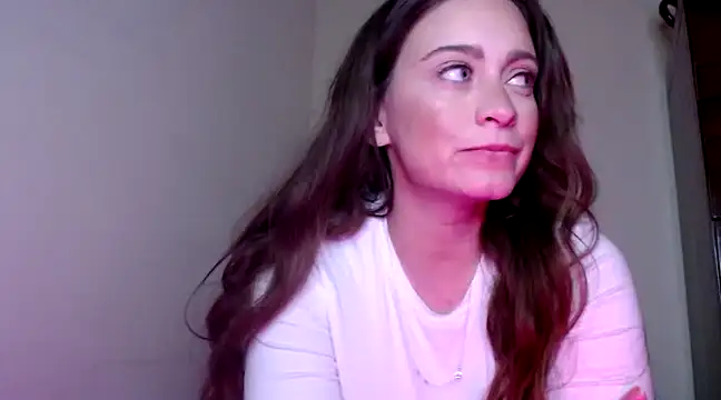 Sophie Raegan online show from 10, 12, 2024