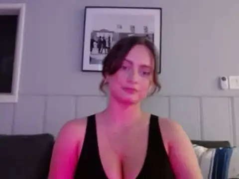 Sophie Raegan online show from 24, 2, 2025