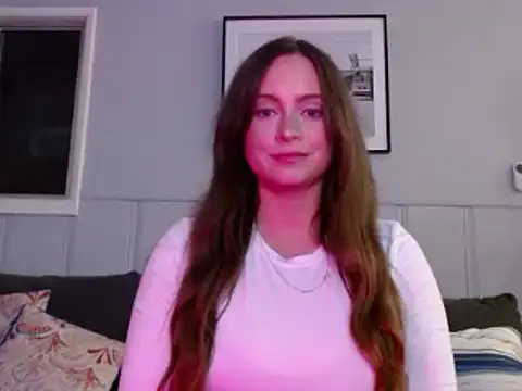 Sophie Raegan online show from 7, 3, 2025