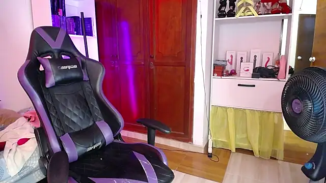 Snapshot of Amarantha_666 chatting on 17, 12, 2024 Amarantha 666 online show from 17, 12, 2024