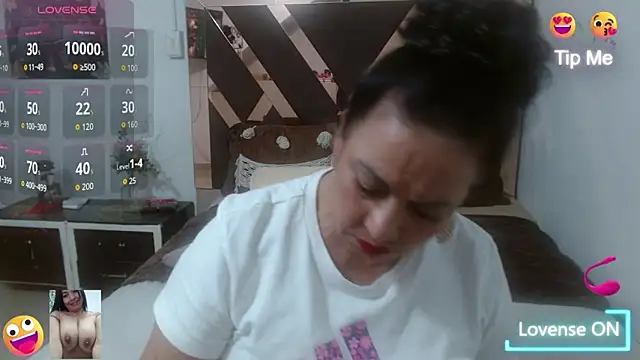 lindaesmeralda online show from 16, 10, 2025