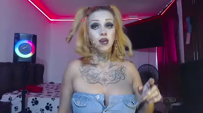 Snapshot of aliceesmith chatting on 25, 1, 2025 aliceesmith online show from 25, 1, 2025