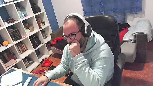 ravingr4d4 online show from 3, 12, 2025