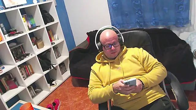 ravingr4d4 online show from 16, 12, 2025