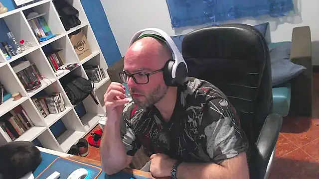 ravingr4d4 online show from 11, 4, 2026