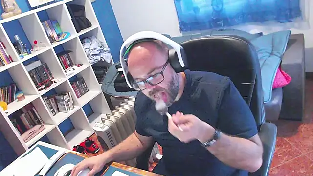 Snapshot of ravingr4d4 chatting on 23, 4, 2026 ravingr4d4 online show from 23, 4, 2026