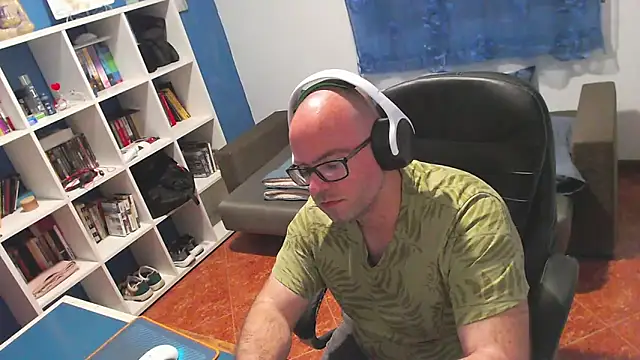 Snapshot of ravingr4d4 chatting on 25, 4, 2026 ravingr4d4 online show from 25, 4, 2026