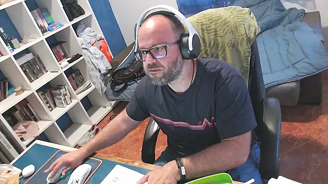 Snapshot of ravingr4d4 chatting on 18, 5, 2026 ravingr4d4 online show from 18, 5, 2026