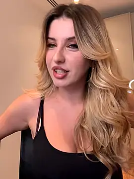 Snapshot of RoxxyDallas chatting on 14, 10, 2025 RoxxyDallas online show from 14, 10, 2025