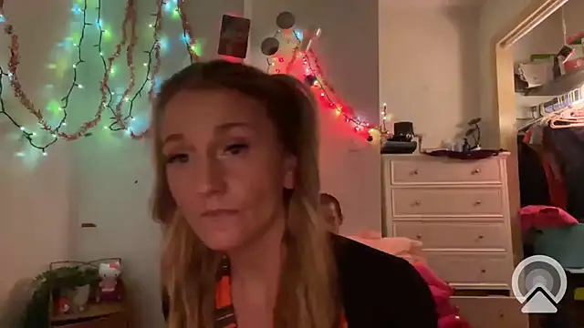 Snapshot of OriginalBarbieEst92 chatting on 1, 1, 2025 OriginalBarbieEst92 online show from 1, 1, 2025