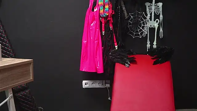 CelineConner online show from 30, 10, 2025