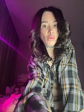 Yunasi online show from 12, 11, 2025