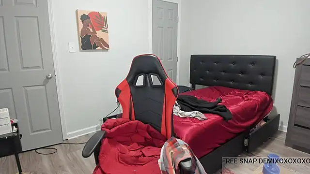 demi xoxo online show from 4, 12, 2024