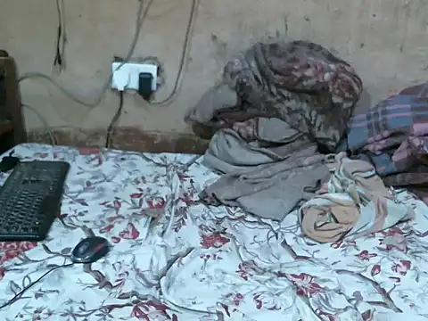 cute naimah online show from 13, 4, 2026