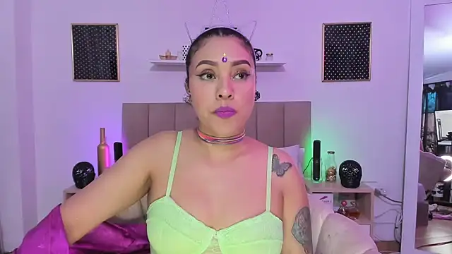 Zoe Gruber online show from 18, 10, 2025