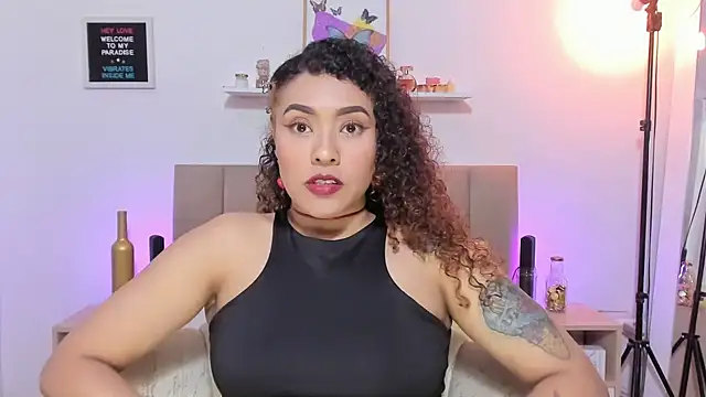 Zoe Gruber online show from 13, 11, 2025