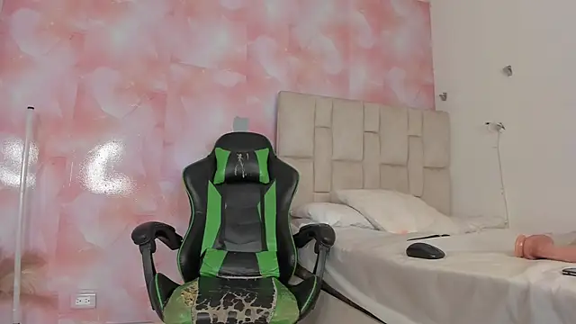 emily lean  online show from 1, 10, 2025