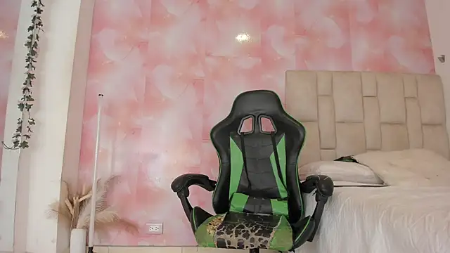 Snapshot of emily_lean_ chatting on 31, 3, 2026 emily lean online show from 31, 3, 2026