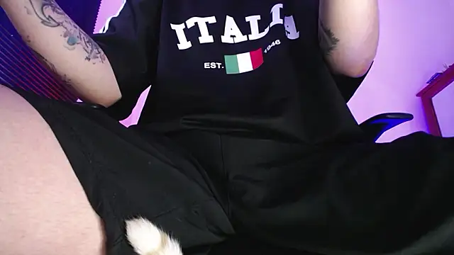 Snapshot of zacwatson_ chatting on 9, 3, 2026 zacwatson online show from 9, 3, 2026