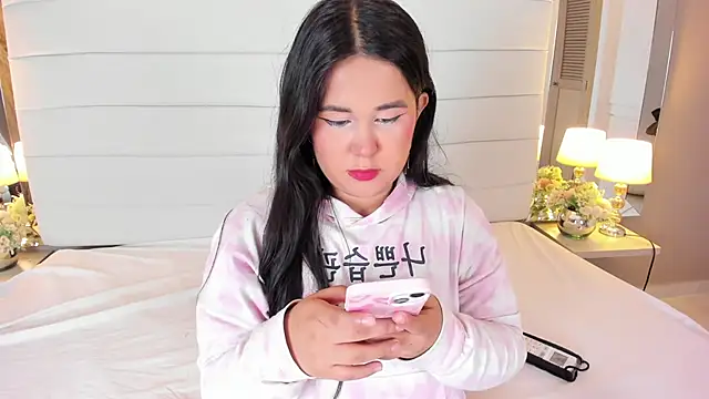 Lilly 2809  online show from 18, 9, 2025